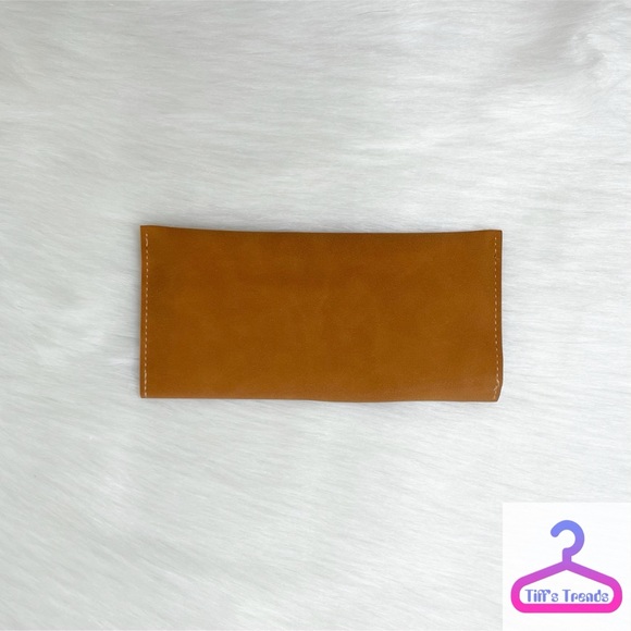 ELAINA BADRO BABYBLUES 3 PIECE BRUSH SET - Picture 3 of 8